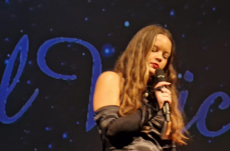 Farah Nuhić – solistica “Pop Rock Škole Sarajevo” predstavlja Bosnu i Hercegovinu na prestižnom internacionalnom festivalu “Golden Voice” na Malti (intervju)